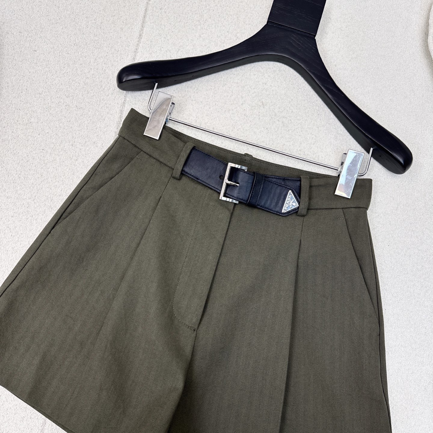 Stylish Autumn Morning Suit with Classic Logo Master Decorations - 图片 2