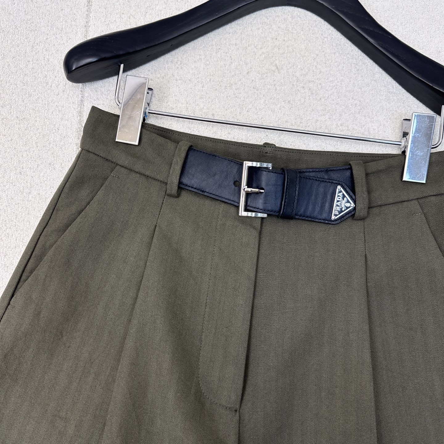 Stylish Autumn Morning Suit with Classic Logo Master Decorations - 图片 3