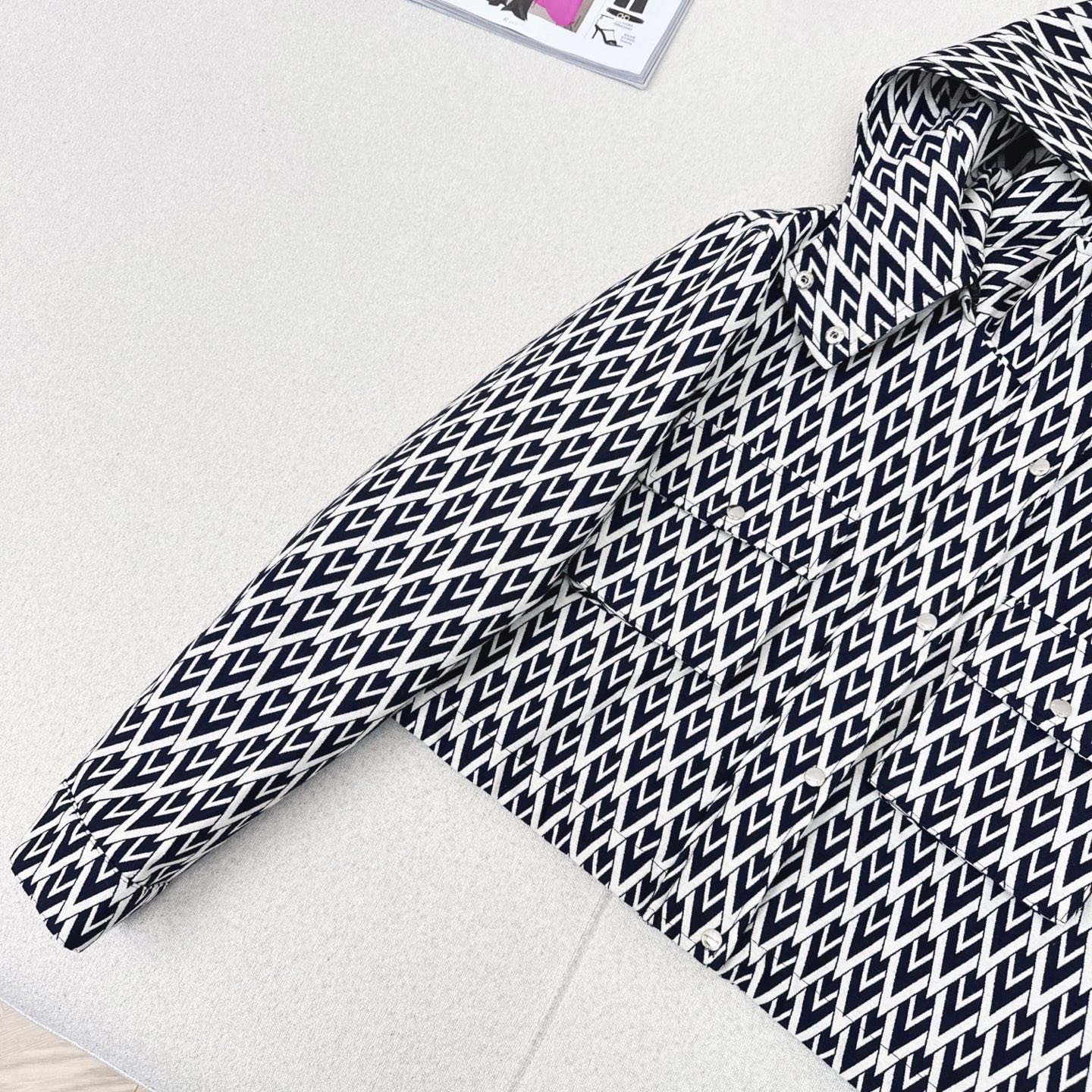 Title: P816 VLTN 25Ss Women’s Suit Launch Summary Summary: P816 VLTN 25Ss women’s suit features stylish design, custom fabric, removable hat - 图片 5