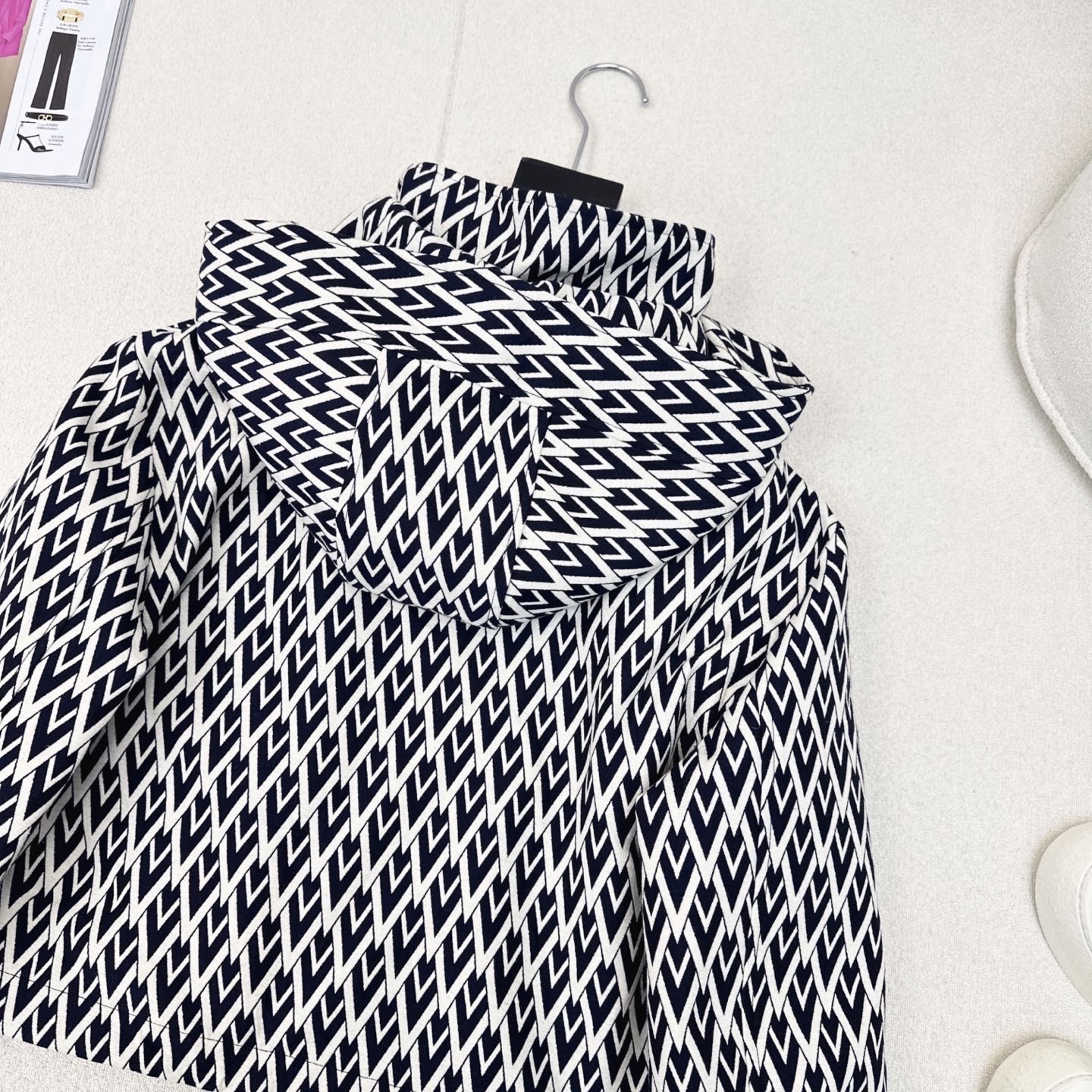 Title: P816 VLTN 25Ss Women’s Suit Launch Summary Summary: P816 VLTN 25Ss women’s suit features stylish design, custom fabric, removable hat - 图片 9