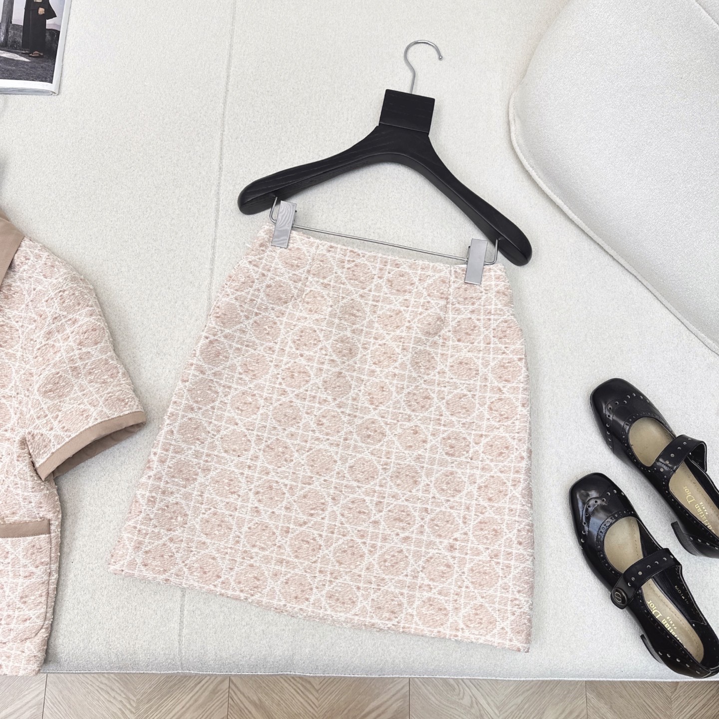 特价🉐️❗️现货齐码❗️不退不换❗️优雅名媛气质 CD 25Ss————早秋最新款菱格编织套装 🩷翻领短