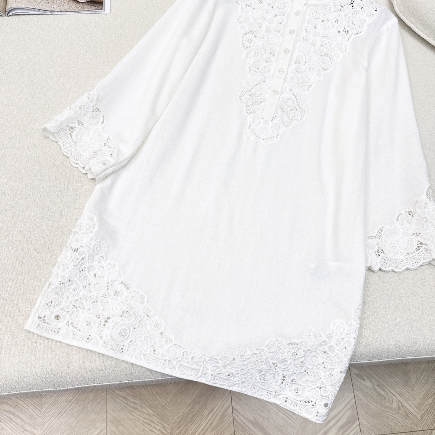 重工款 VLTN 25Ss————早秋最新款2重工满身刺绣白色连衣裙 🤍超美的一款 度假灰常适合 高级感