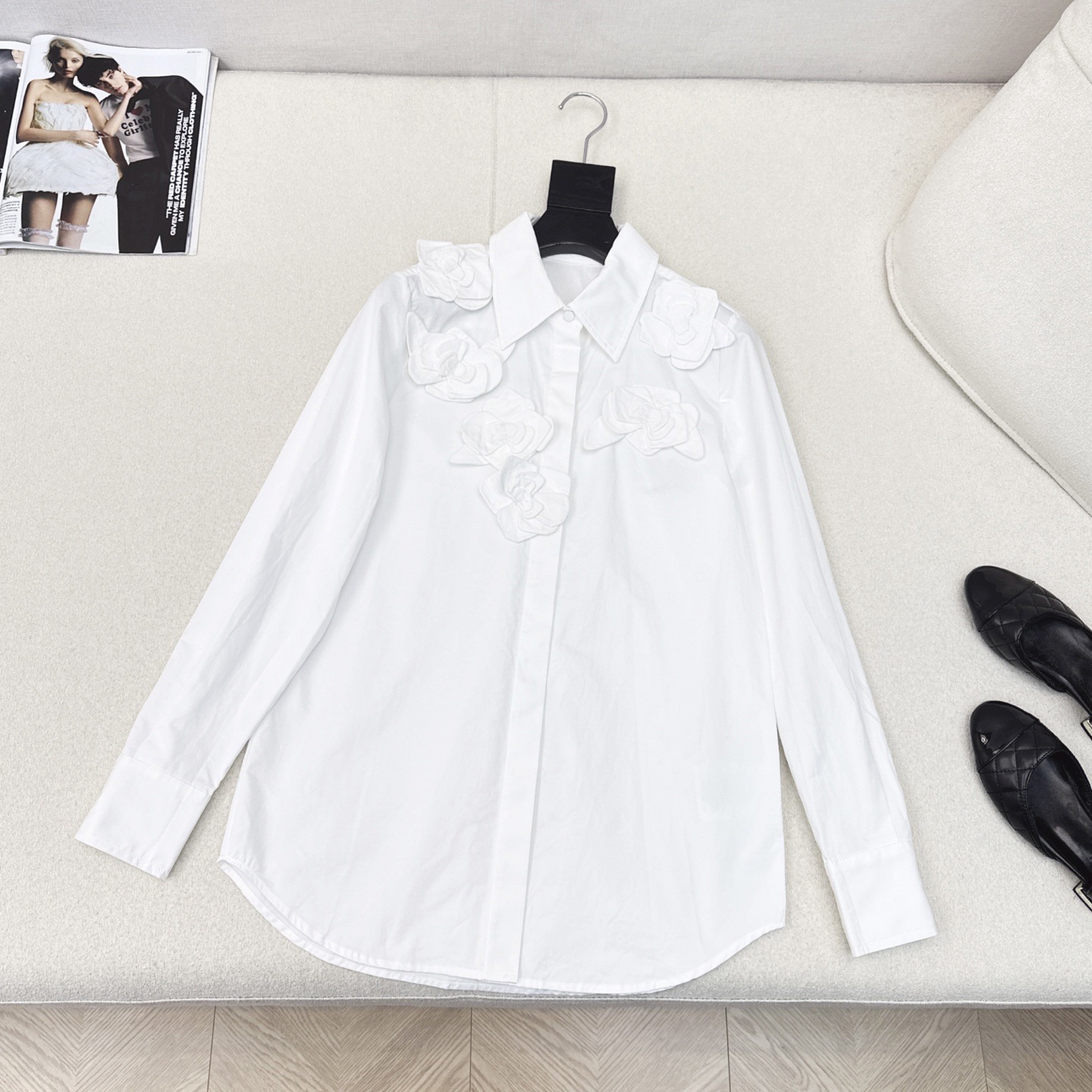 “VLTN 25Ss Scavenging Female Shirt: Beautiful Autumn Morning Style with Handmade Rose Decorations and Unique Tailoring”
