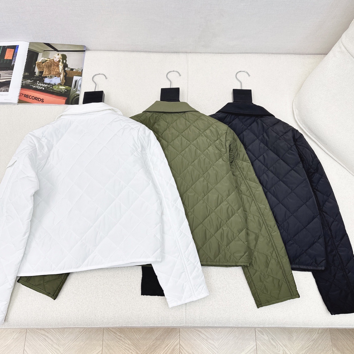 爆单款推荐 Mc 25Ss————秋冬最先款菱形绗缝夹棉短款棉服小外套🤍气质翻领双口袋小短款设计 减龄少