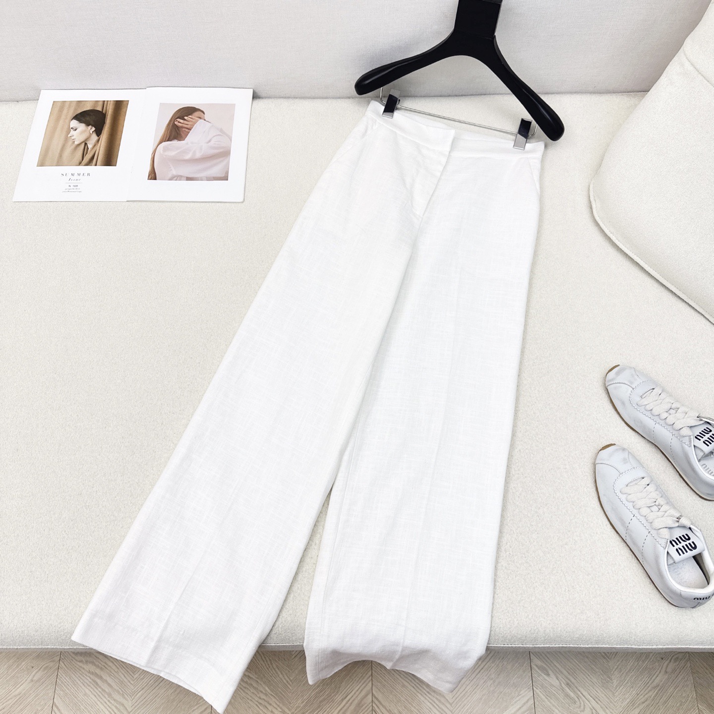 “Women’s Clothing: Original Single Packing with 3D-Style Monoliths and Live Color Distribution” - 图片 6