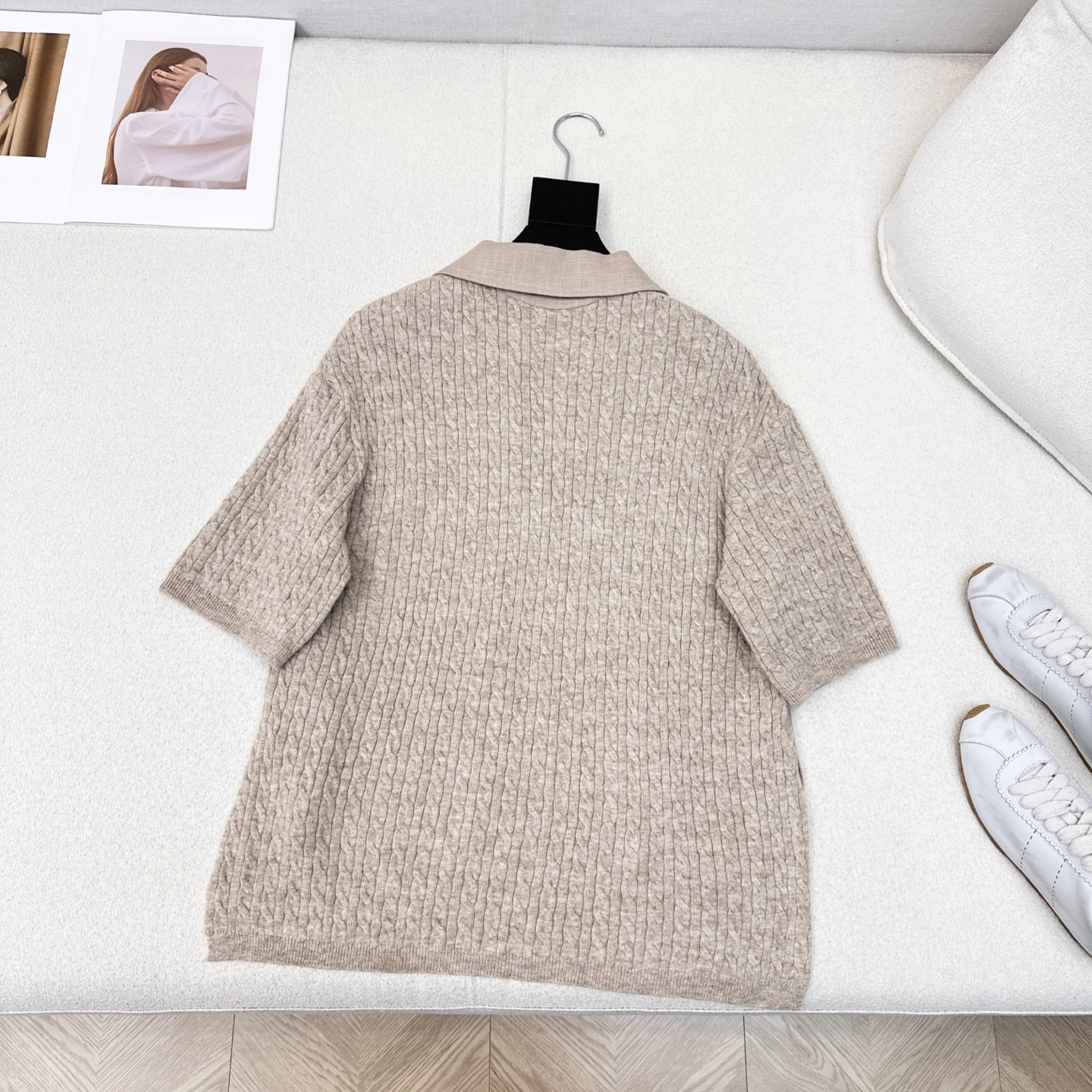 “Versatile P648 Women’s Outfit: High-Intensity Max 25Ss Embroidery Bag & Elegant Knitted Shirt for Fall Mornings” - 图片 7
