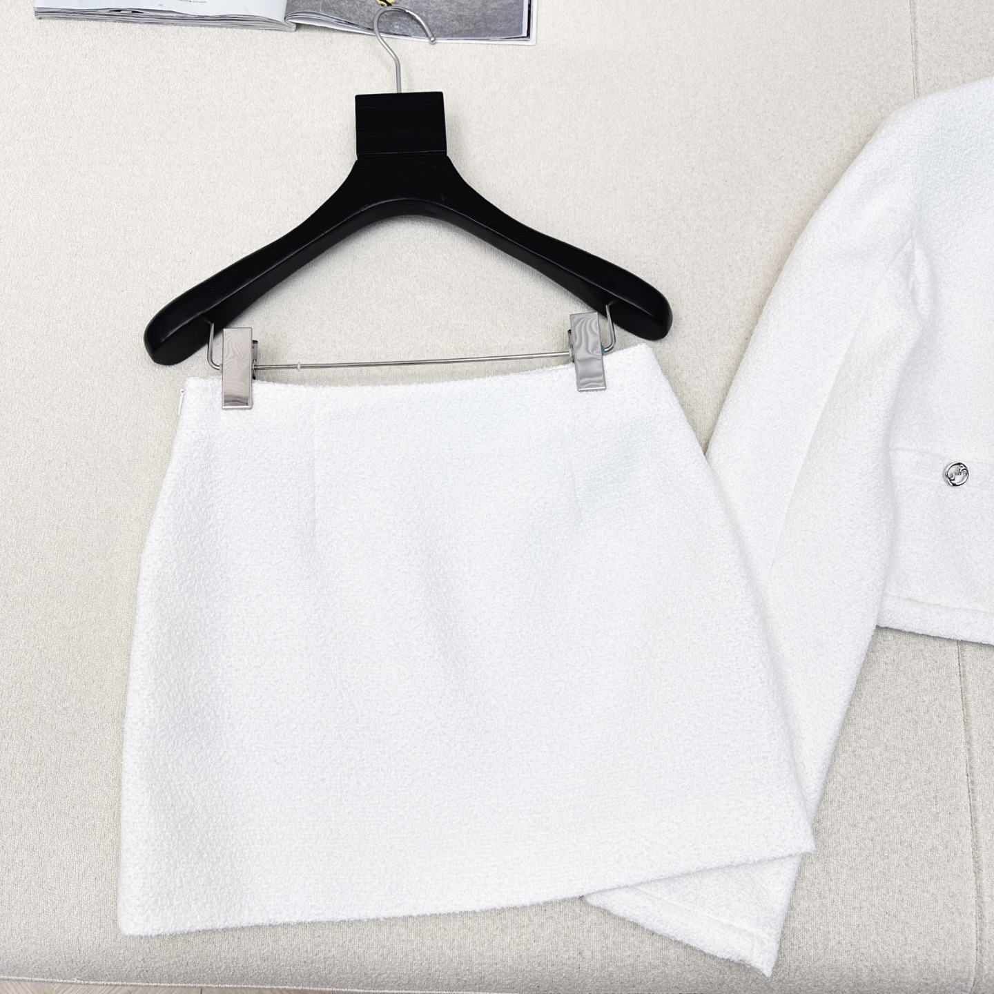 Gucci Women's White Cropped Jacket & Mini Skirt Set - Elegant & Chic 3 i1755192160635 725 0 2