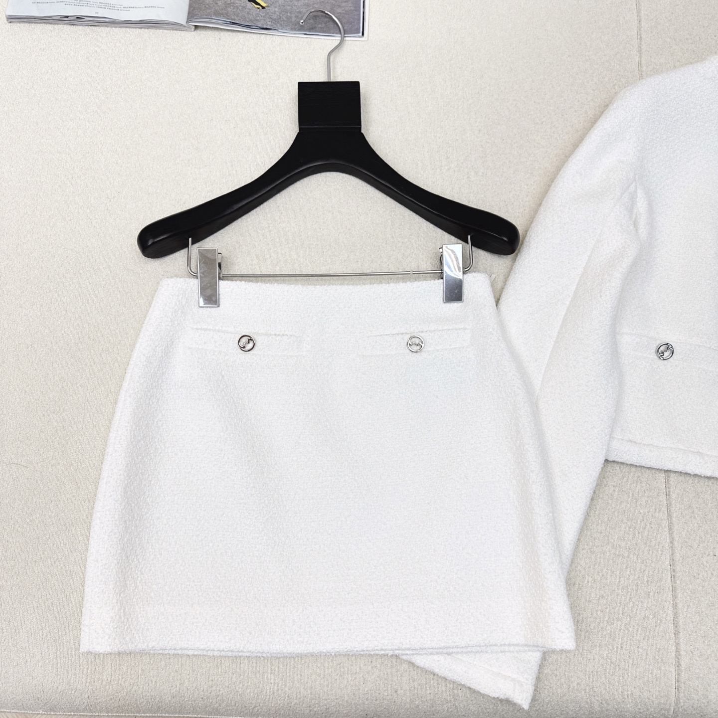 Gucci Women's White Cropped Jacket & Mini Skirt Set - Elegant & Chic 2 i1755192160636 7643 0 1