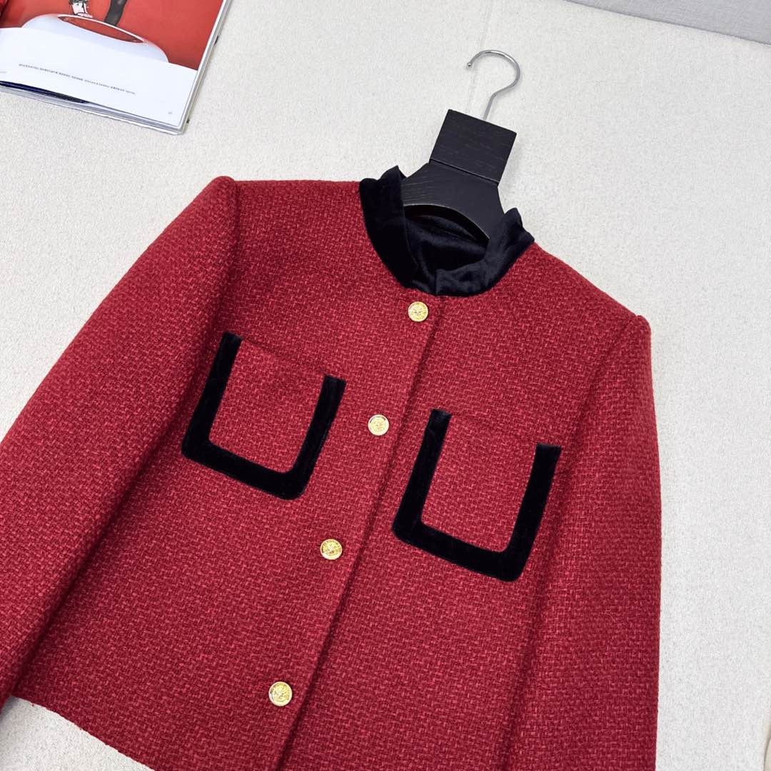 特价🉐️ ❗️现货齐码❗️不退不换❗️复古调调 C家 Ss————秋冬最新款丝绒领子拼接复古红小外套 ♥