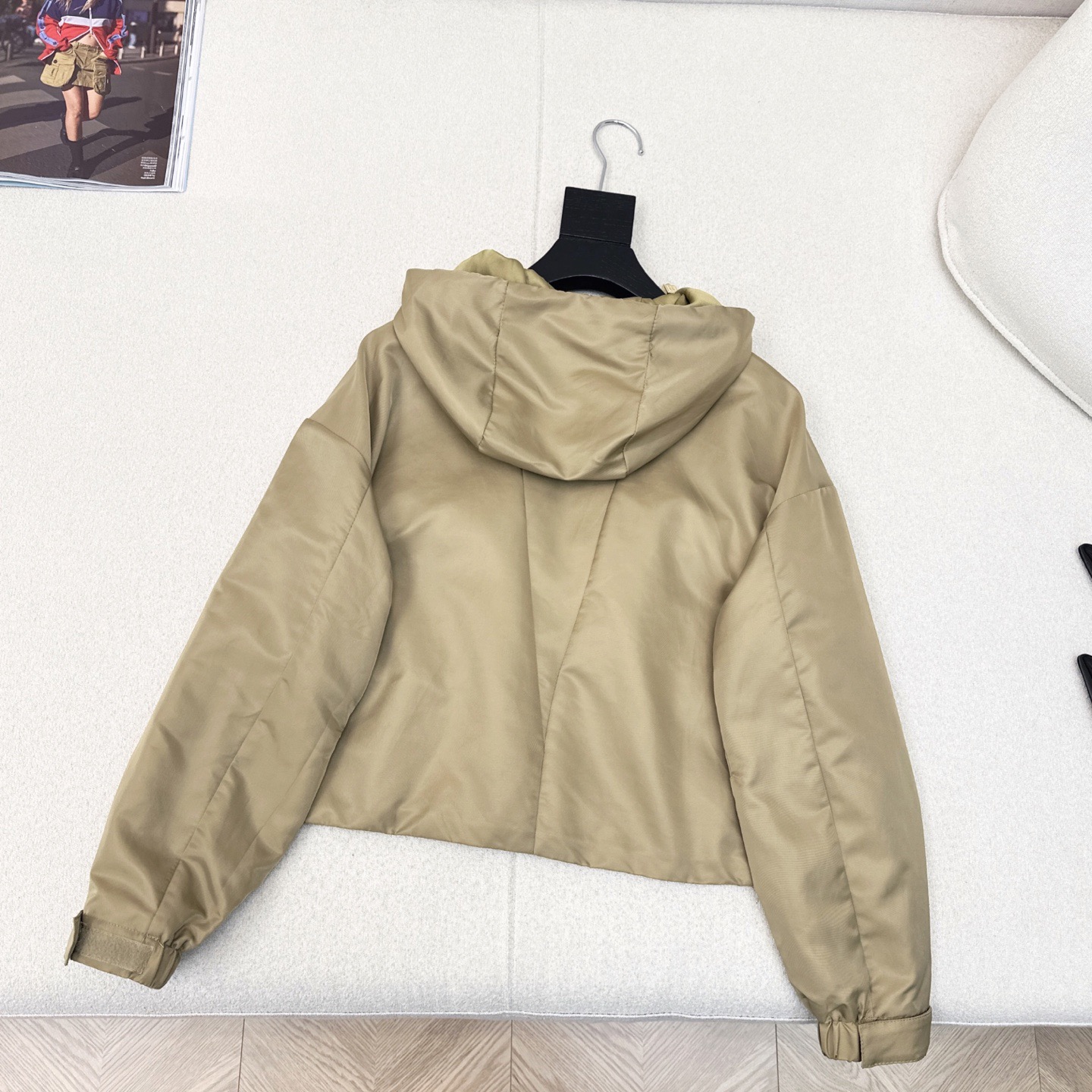 特价🉐️❗️现货齐码❗️不退不换❗️独家首发 Miu 25Ss————早秋最新款时髦缪系穿搭尼龙套装🤎双