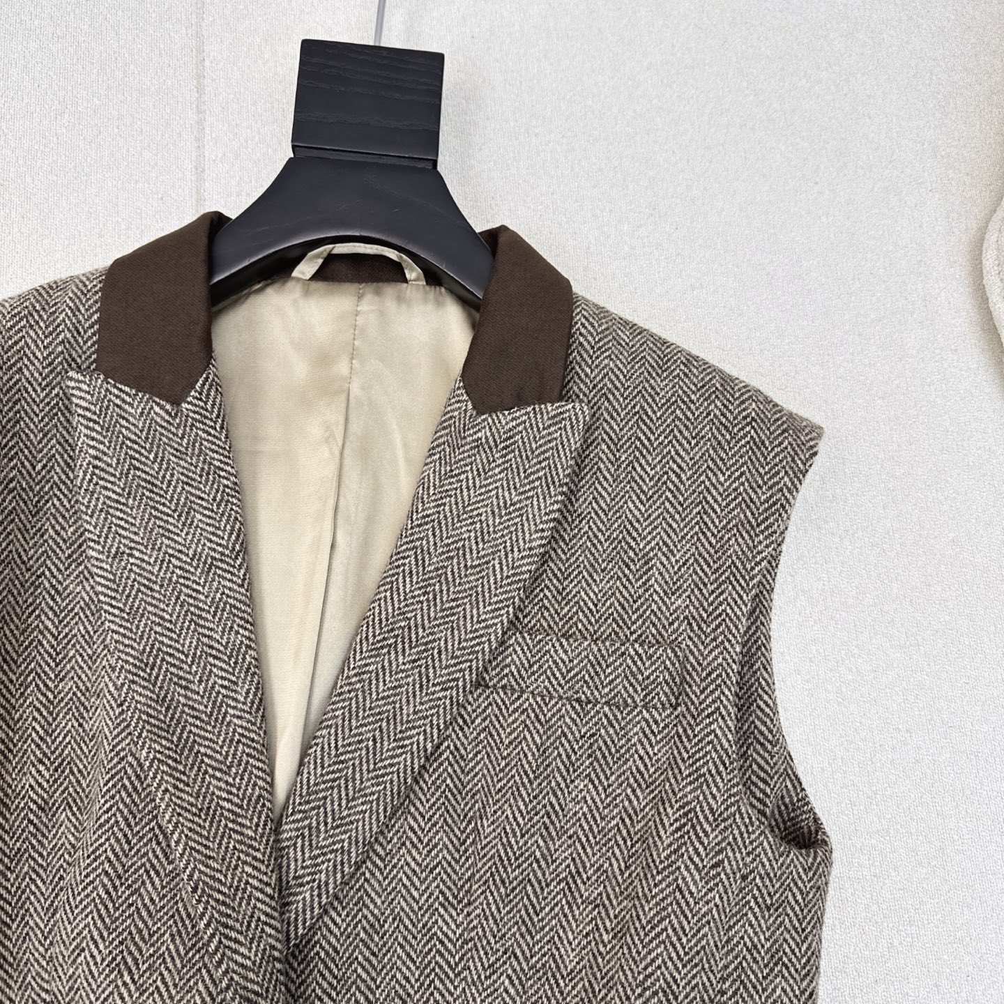 “Men’s Autumn/Winter Thong Suit: Cheesy-Skinned Design, High-Collar Style, Various Colors & Plastic Belts Included” - 图片 3