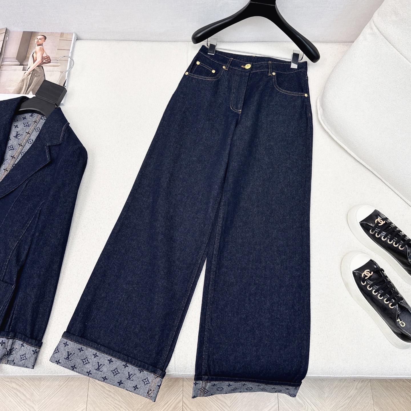 特价🉐️ ❗️现货齐码❗️不退不换❗️刘亦菲同款 L家 25Ss————秋冬最新款原浆色牛仔西装外套🖤经