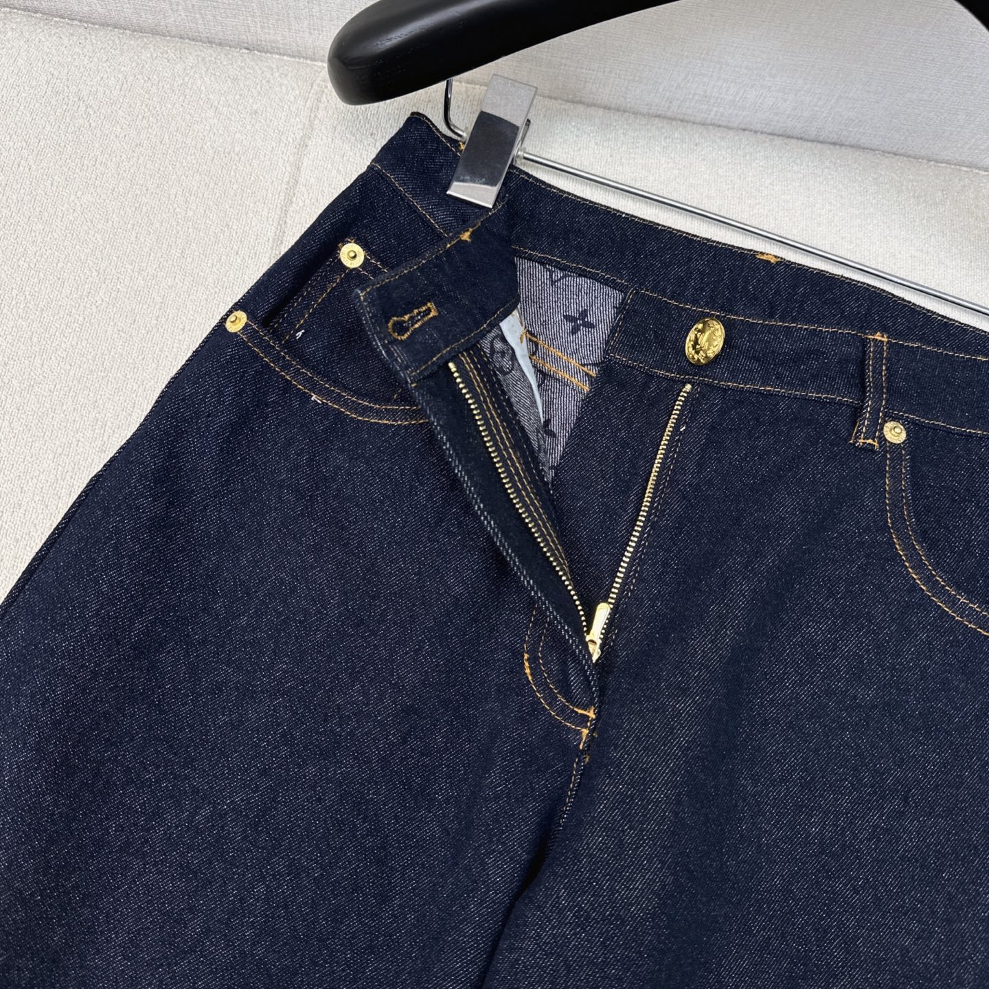 特价🉐️ ❗️现货齐码❗️不退不换❗️刘亦菲同款 L家 25Ss————秋冬最新款原浆色牛仔西装外套🖤经