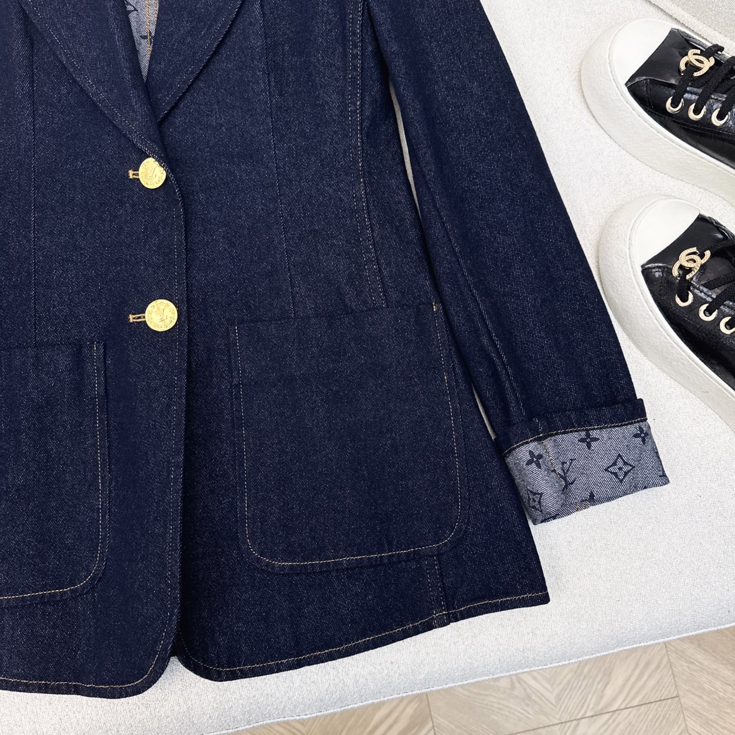 特价🉐️ ❗️现货齐码❗️不退不换❗️刘亦菲同款 L家 25Ss————秋冬最新款原浆色牛仔西装外套🖤经