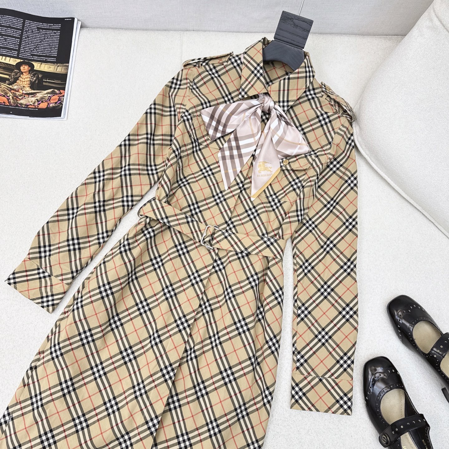 “Classic Tweedy Shirt Dress in Cotton Silk Fabric with Unique Shoulder Detail | New Arrival” - 图片 3