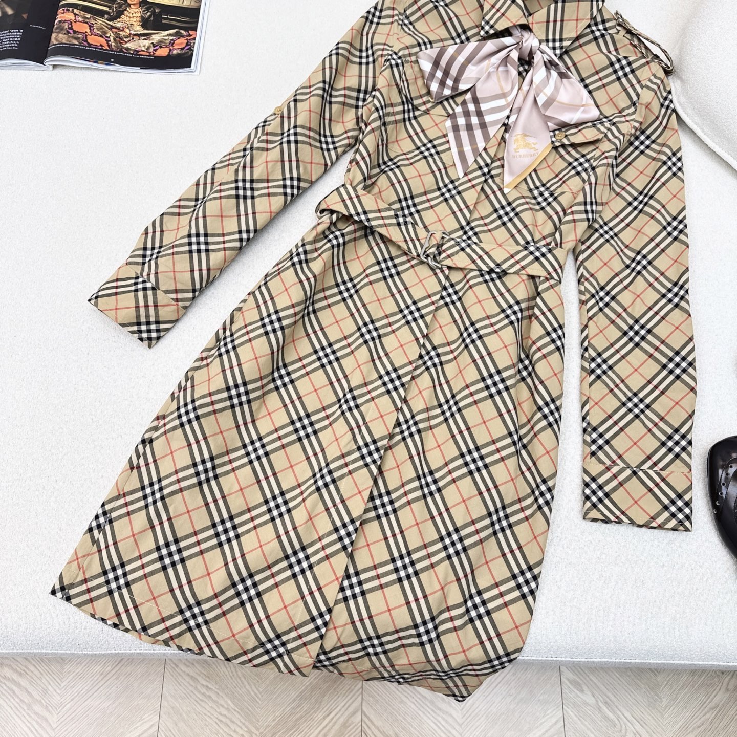 “Classic Tweedy Shirt Dress in Cotton Silk Fabric with Unique Shoulder Detail | New Arrival” - 图片 6