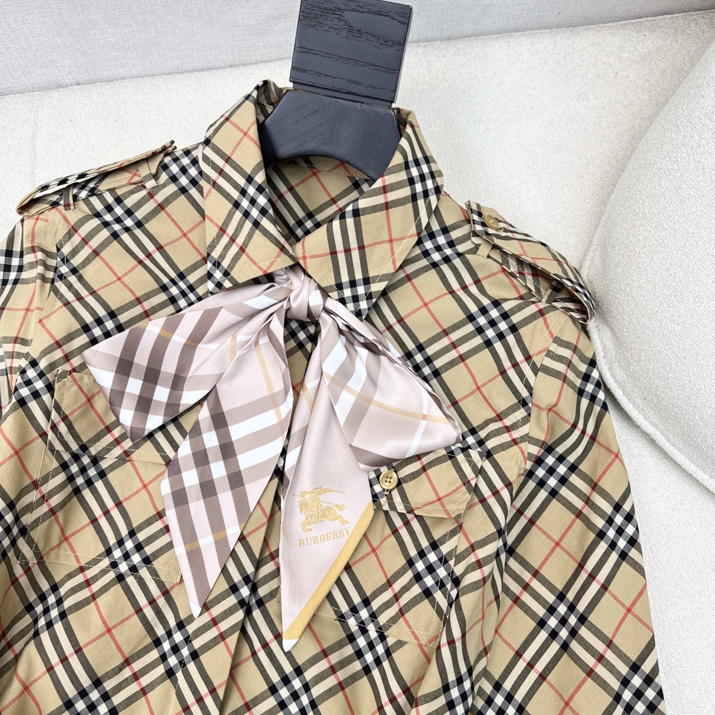“Classic Tweedy Shirt Dress in Cotton Silk Fabric with Unique Shoulder Detail | New Arrival” - 图片 4