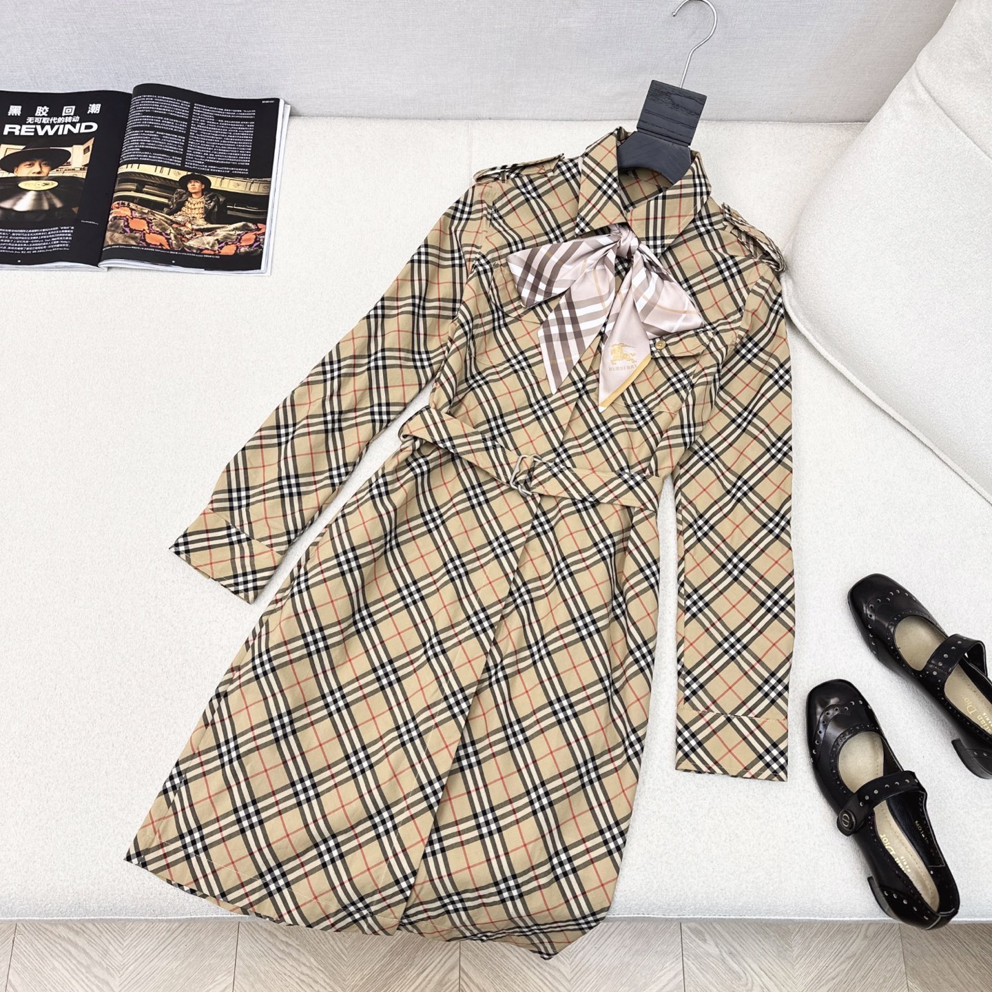 “Classic Tweedy Shirt Dress in Cotton Silk Fabric with Unique Shoulder Detail | New Arrival” - 图片 2