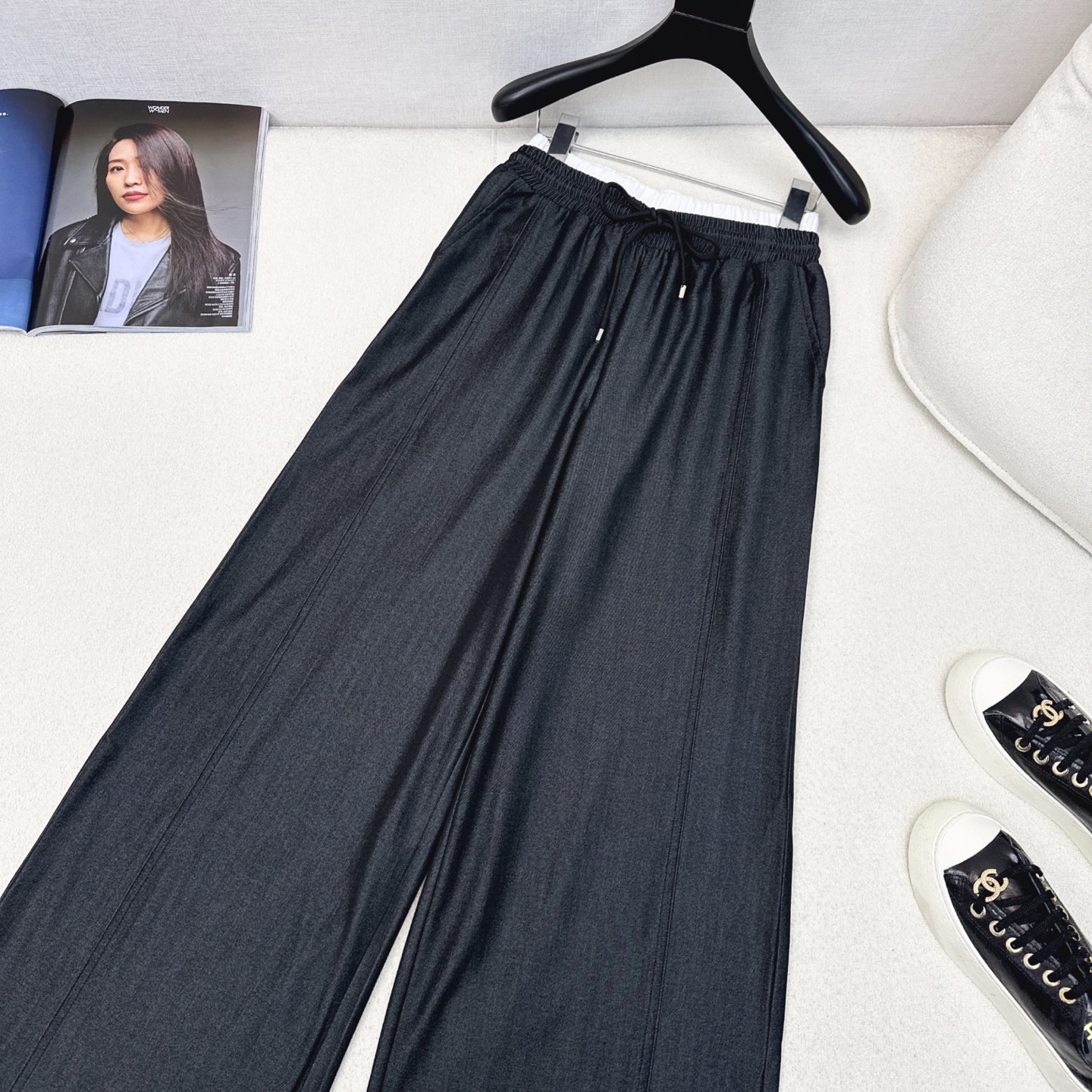 特价🉐️❗️现货齐码❗️不退不换❗️独家首发 Loe 25Ss———早秋最新款假两件撞色搭配松紧腰直筒裤