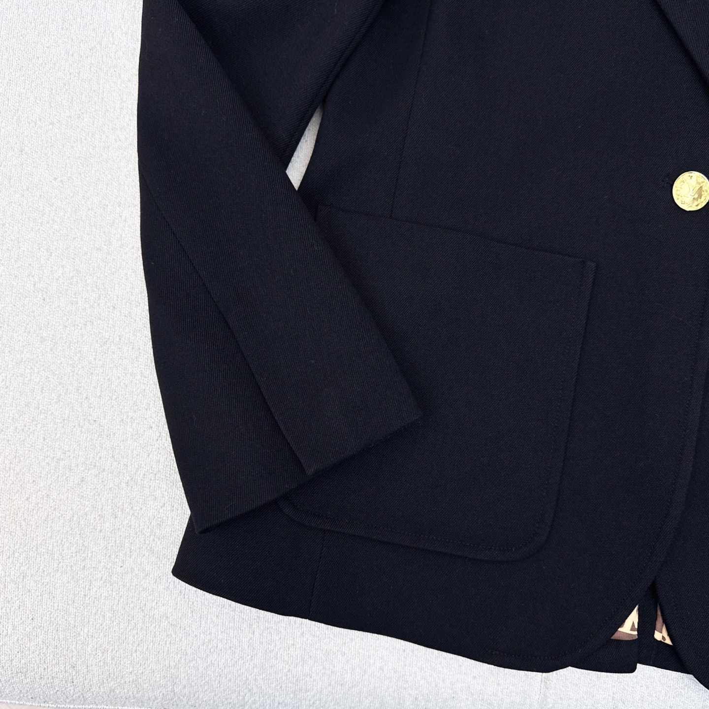 “Autumn/Winter Tan Dress Suit with Stylish Design and Classic Details for Daily Commuting” - 图片 5