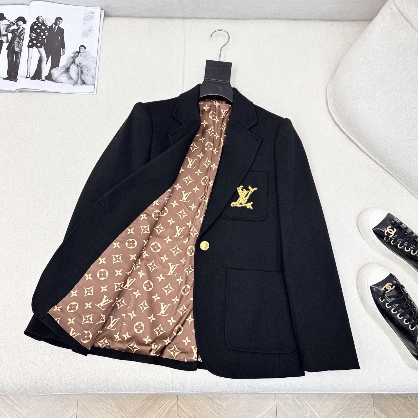 “Autumn/Winter Tan Dress Suit with Stylish Design and Classic Details for Daily Commuting” - 图片 6