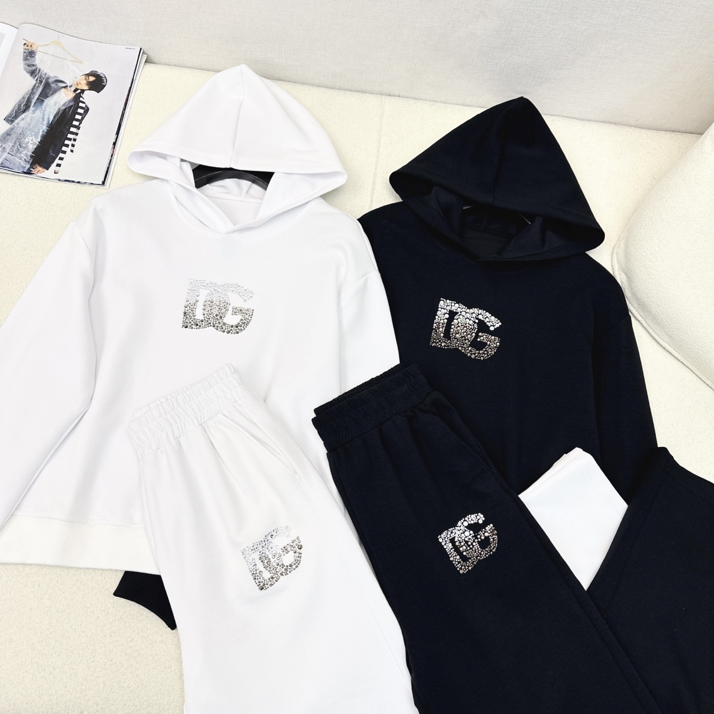 时髦达人一套搭配 DG 25Ss———秋冬最新款logo字母烫金装饰休闲套装🖤 懒人一套时髦搭配 连帽休