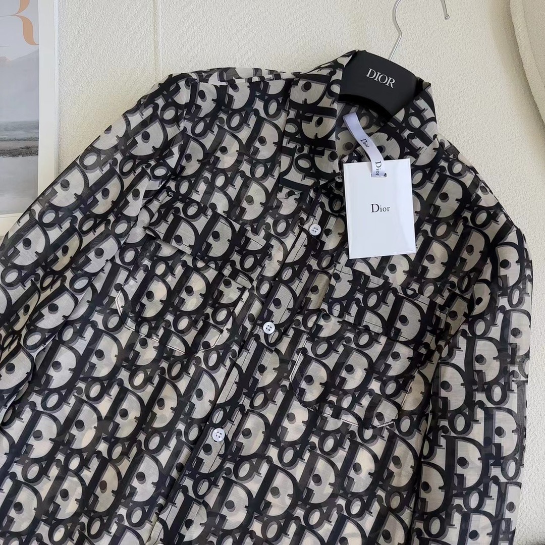 爆款推荐 Dio* 26ss———春夏新品经典老花图案冰丝短裤 🖤很推荐 老花图案很吸睛 洋气又带时髦感