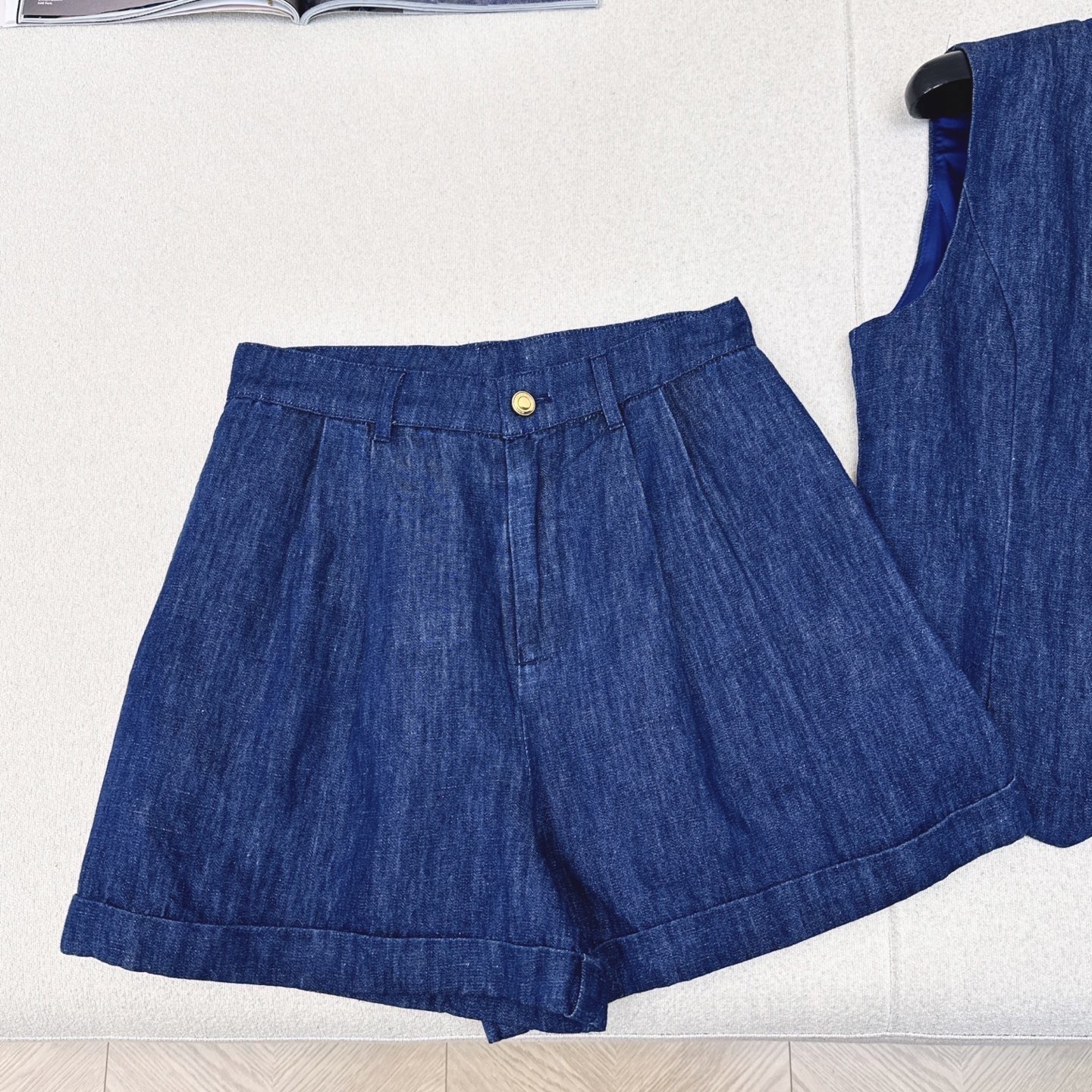 独家首发 lp🆕 25Ss———春夏最新款度假南法风牛仔套装🩵假两件蕾丝装饰无袖背心+卷边短裤 低调奢华