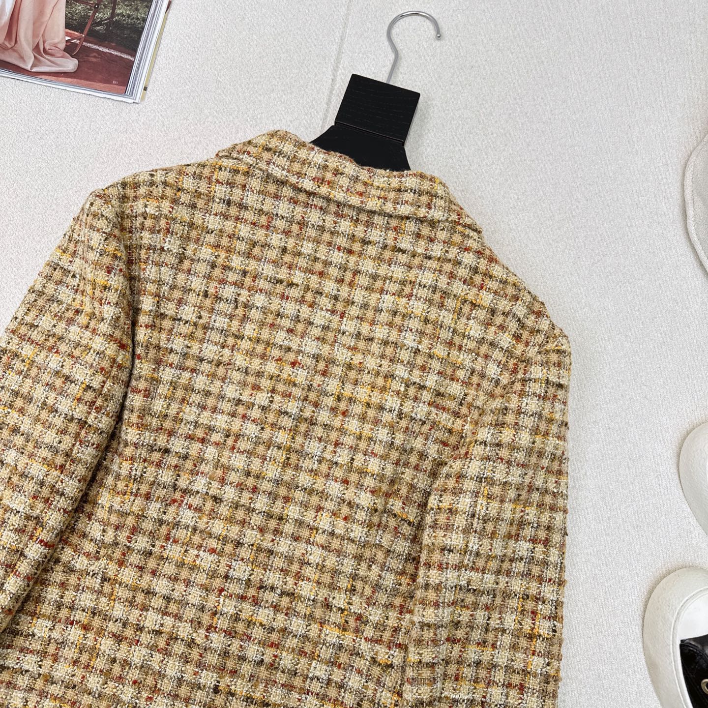 独家首发 C家 ————最新款定制编织外套💛件太高级了～～多种纱线编织 精美奢华！纽扣开模定制～每个细节