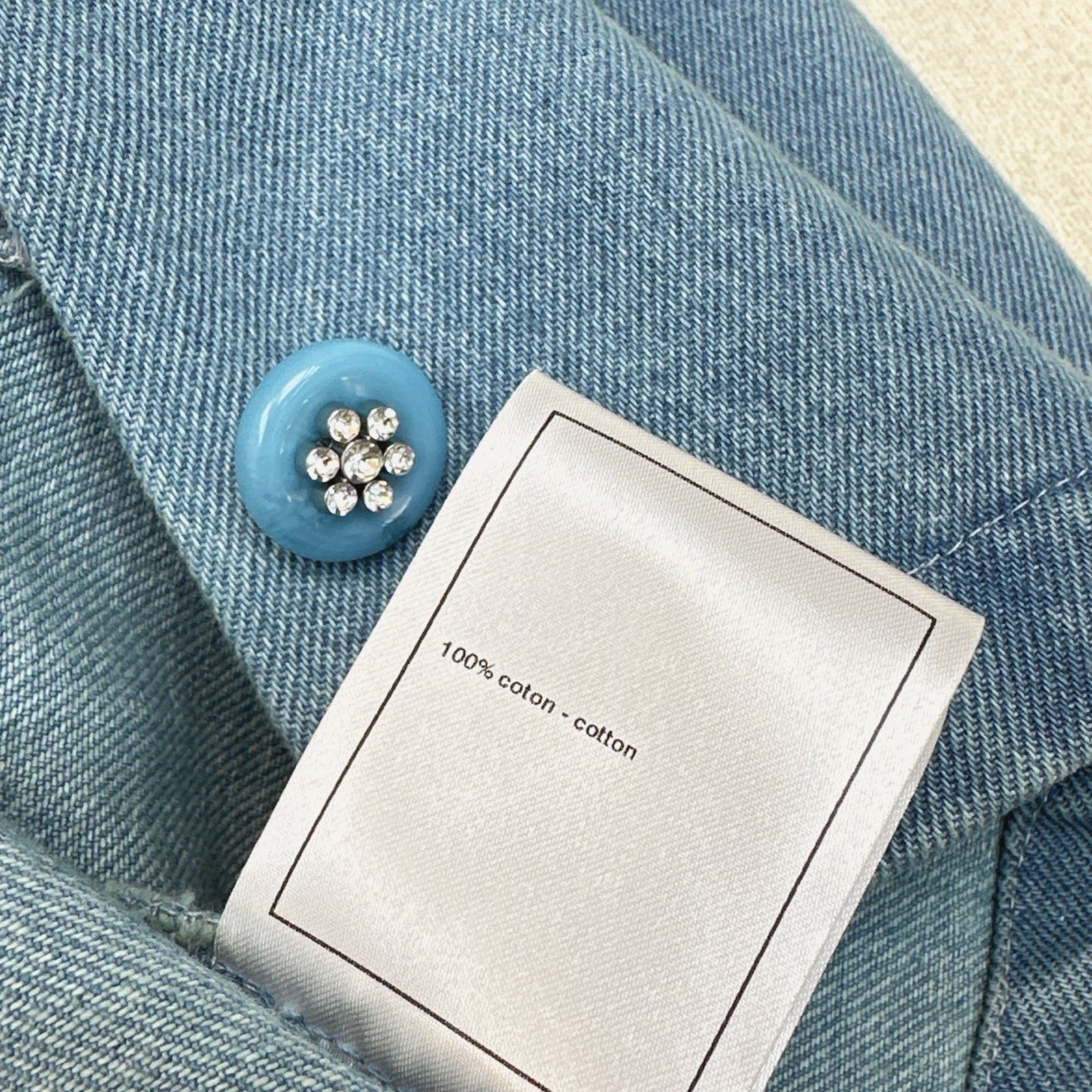 特价🉐️ ❗️现货齐码❗️不退不换❗️独家款～ C家 ————最新款复古温柔千金风外套🩵两种面料撞色搭配