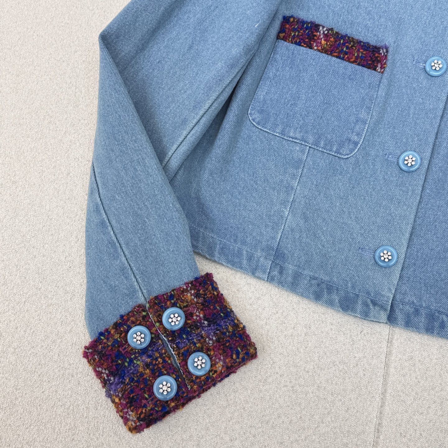 特价🉐️ ❗️现货齐码❗️不退不换❗️独家款～ C家 ————最新款复古温柔千金风外套🩵两种面料撞色搭配