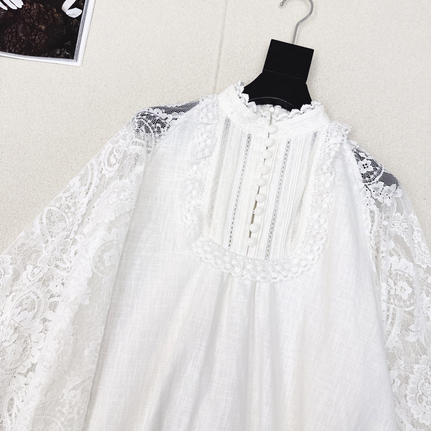 独家首发 Zim 25Ss————早秋最新款度假风宫廷风花边立领亚麻衬衫🤍蕾丝绣花定位拼接细节面料透气舒