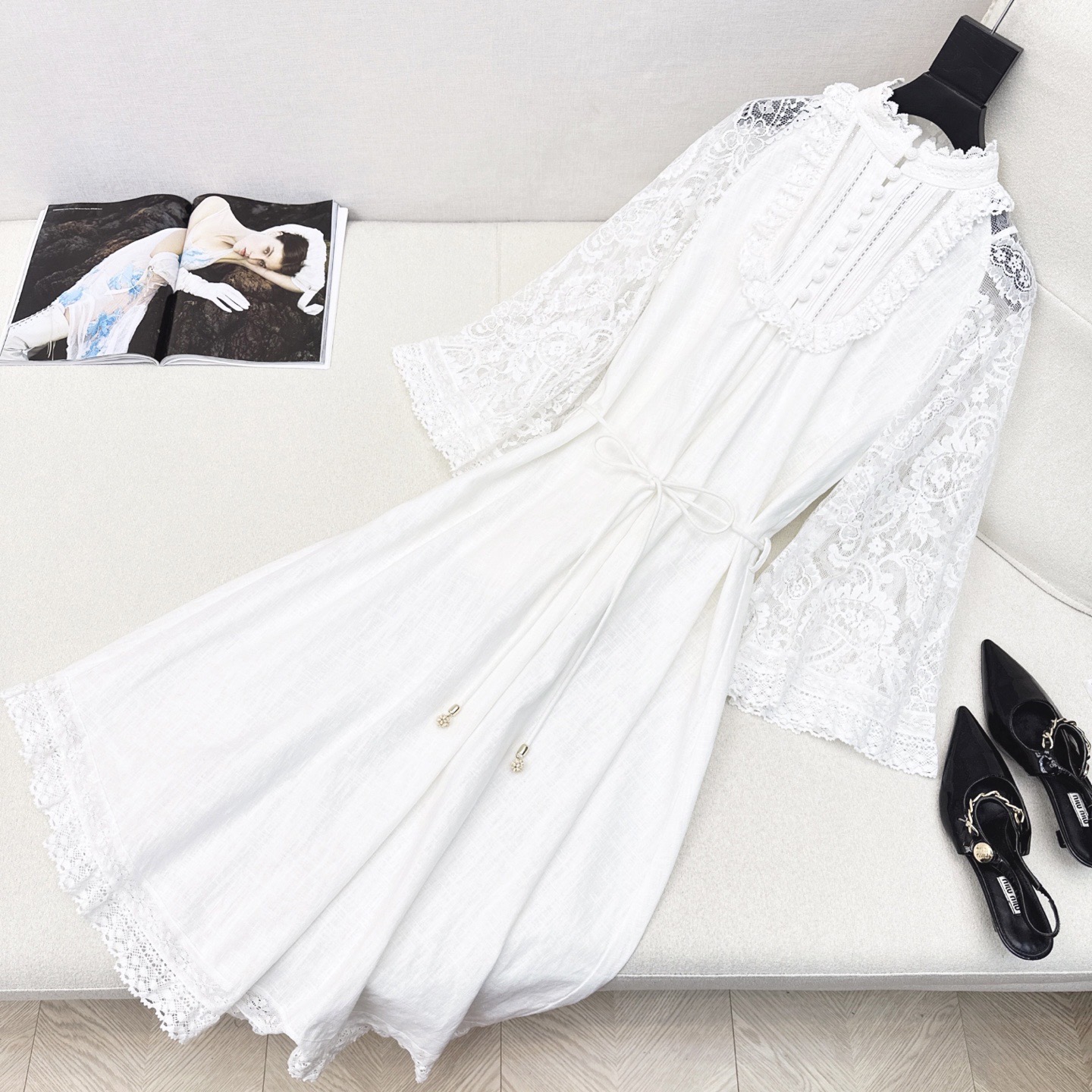 独家首发 Zim 25Ss————早秋最新款度假风宫廷风花边立领亚麻长款连衣裙🤍蕾丝绣花定位拼接细节面料