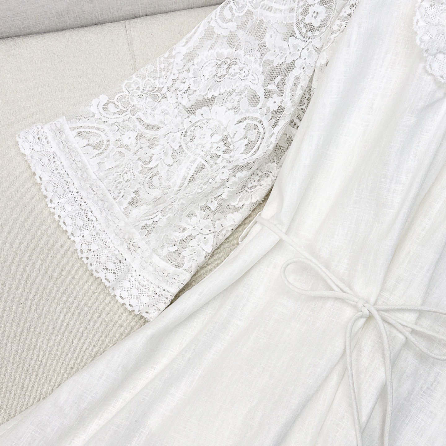 独家首发 Zim 25Ss————早秋最新款度假风宫廷风花边立领亚麻长款连衣裙🤍蕾丝绣花定位拼接细节面料