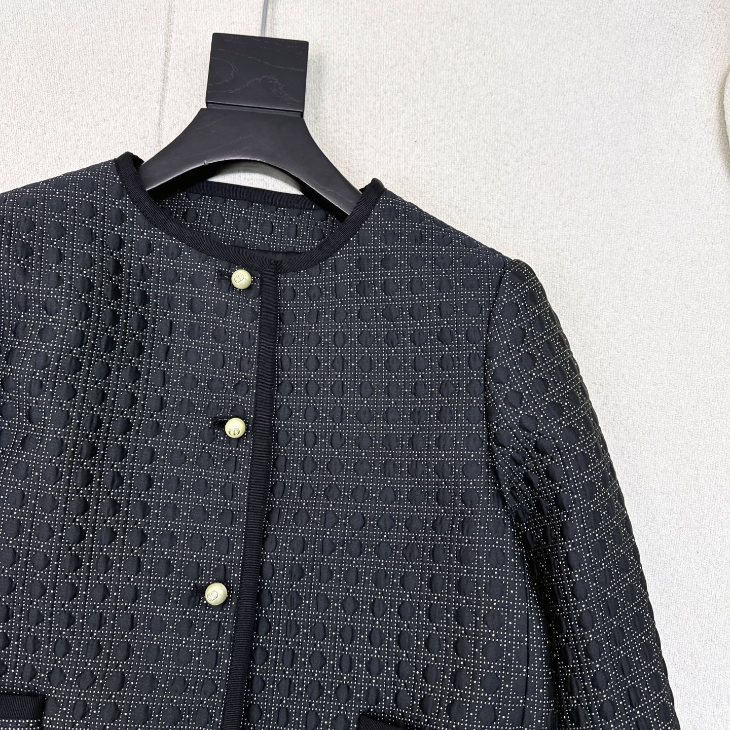 独家首发 CD 25Ss————秋冬最新款黑金戴妃藤格纹圆领夹克外套🖤yb定制金丝绗缝技术面料 珍珠扣点