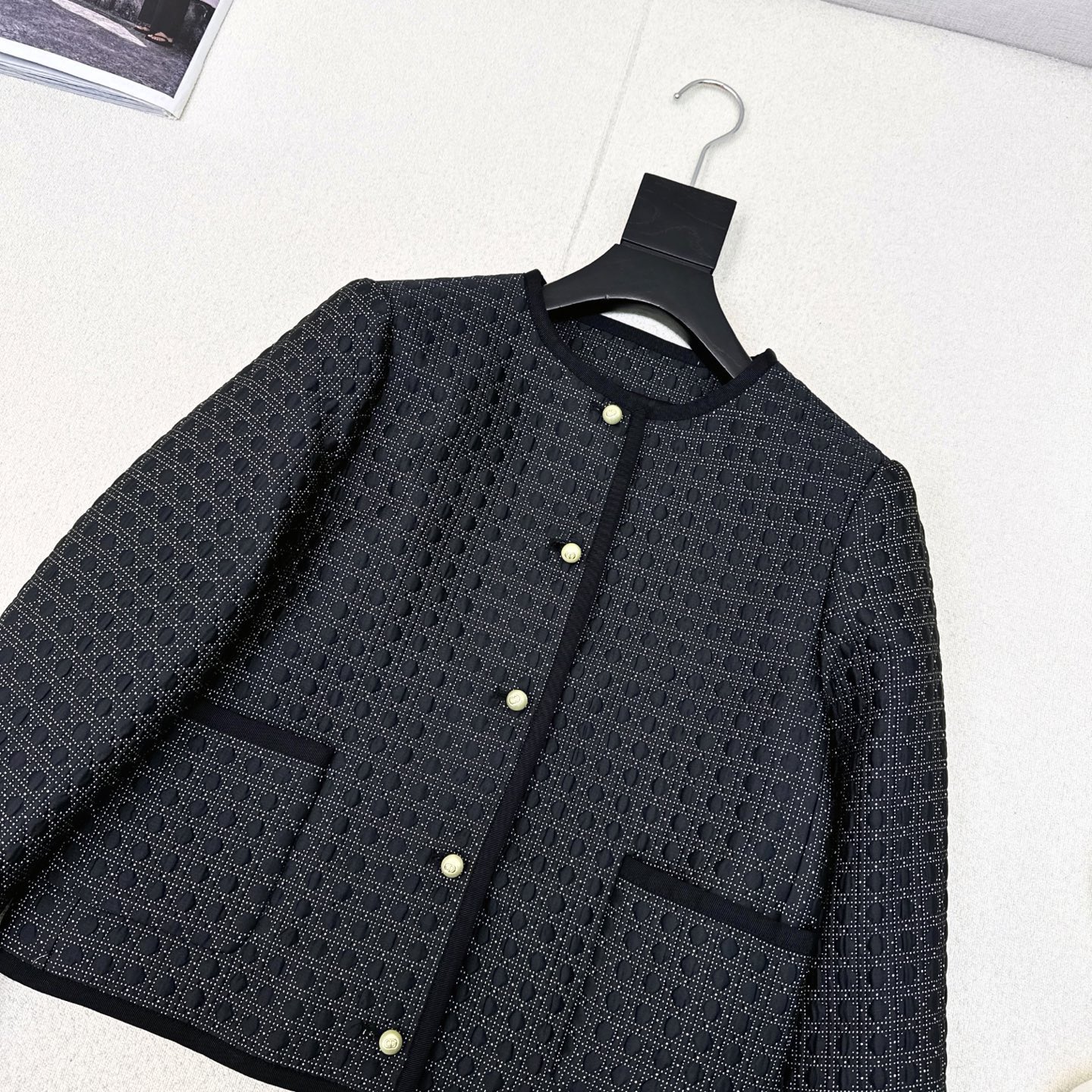 独家首发 CD 25Ss————秋冬最新款黑金戴妃藤格纹圆领夹克外套🖤yb定制金丝绗缝技术面料 珍珠扣点