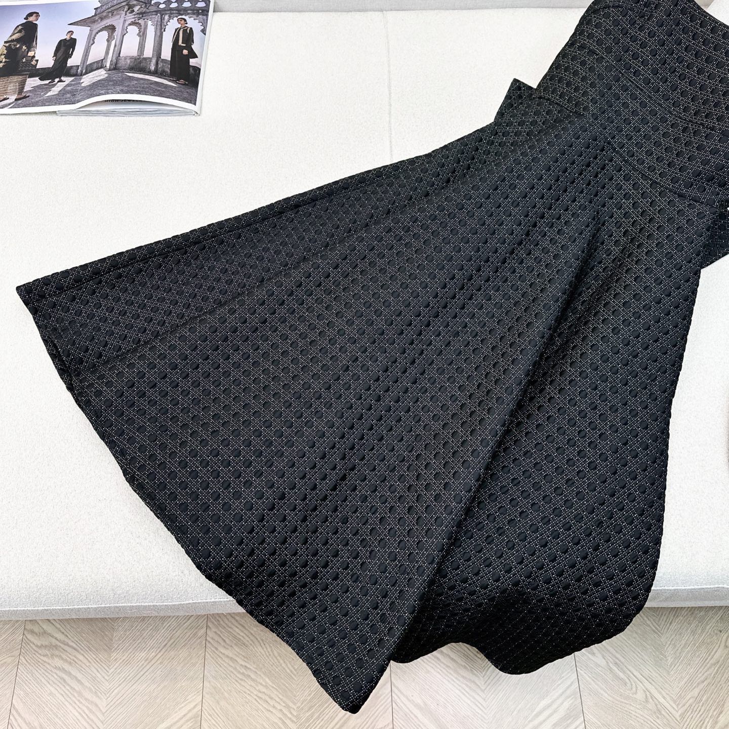 独家首发 CD 25Ss————秋冬最新款黑金蝴蝶结点缀后腰吊带连衣裙🖤 戴妃藤格纹绗缝技术面料 收腰大