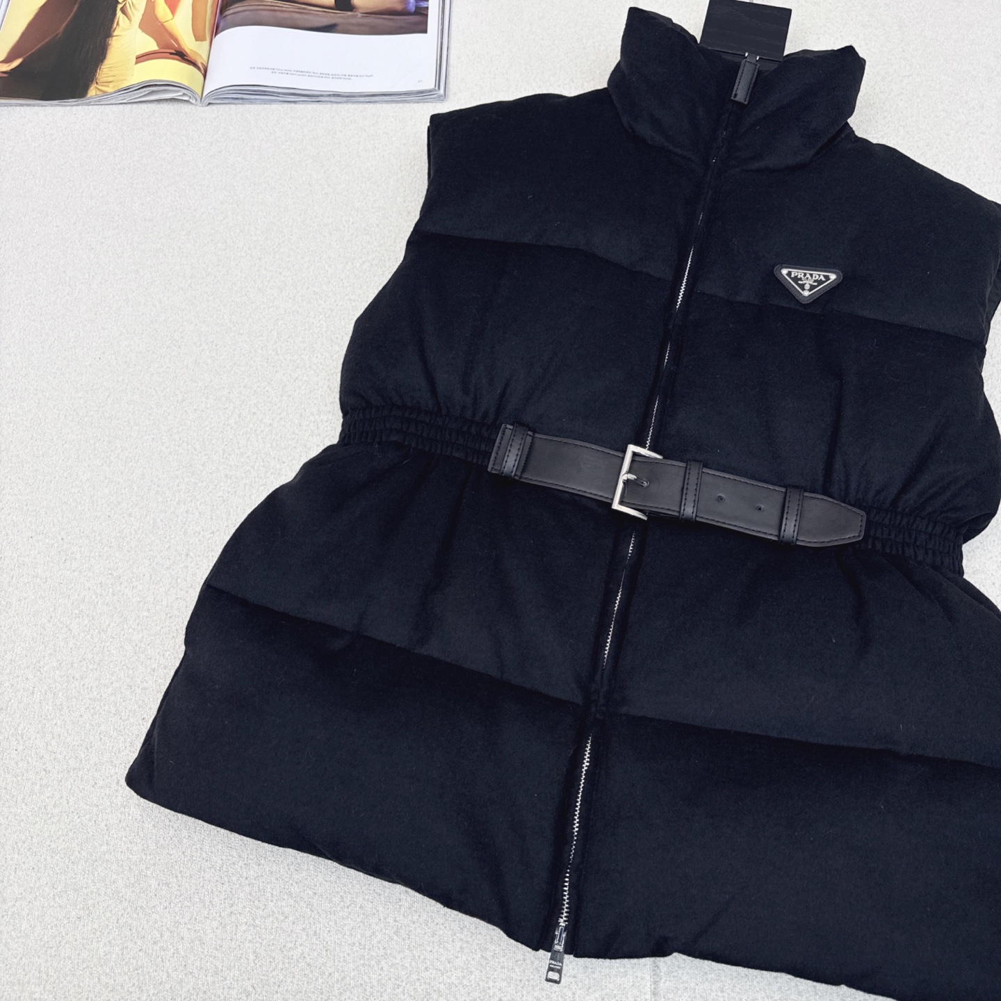 爆单款 PD 25Ss————秋冬最新款立领皮带束腰毛呢羽绒马甲外套🩶不挑个子的中长款立体剪裁 搭扣松紧