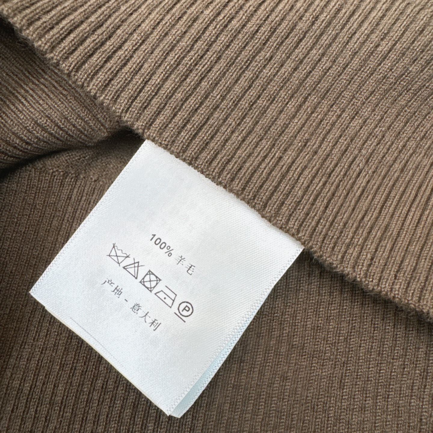 Loe 25Ss————早秋最新款logo刺绣羊毛上衣 🤍减龄学院风 敲实穿 单穿打底都OK 叠穿更加时