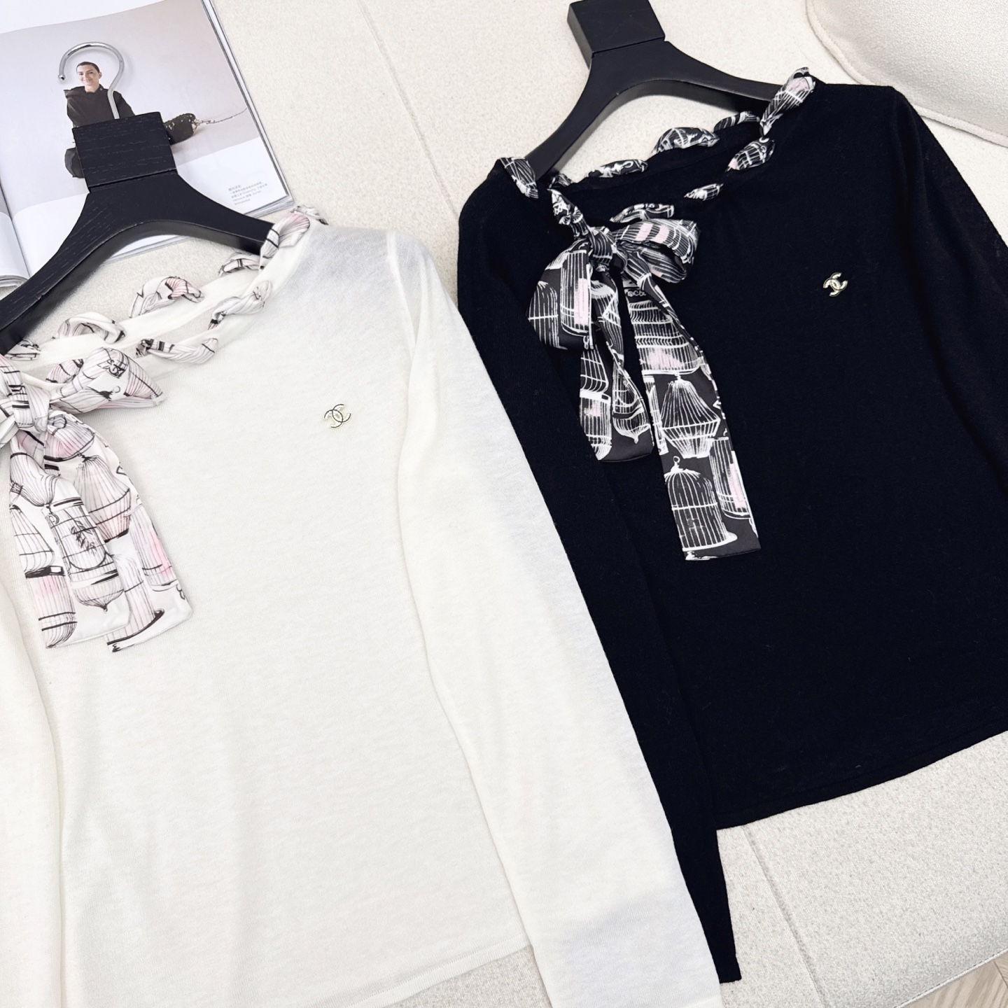 C家 25Ss————早秋最新款丝巾装饰斜肩长袖打底衫 🤍甜美纯欲风 极简有亮点 高弹力面料柔软舒适版型