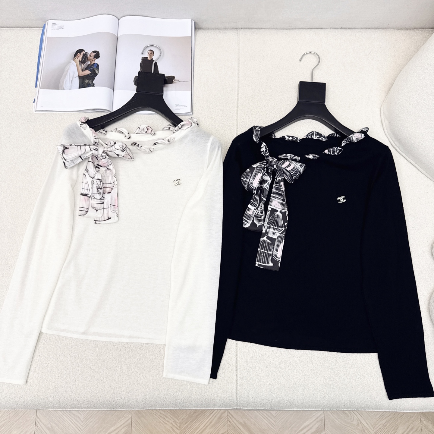 C家 25Ss————早秋最新款丝巾装饰斜肩长袖打底衫 🤍甜美纯欲风 极简有亮点 高弹力面料柔软舒适版型