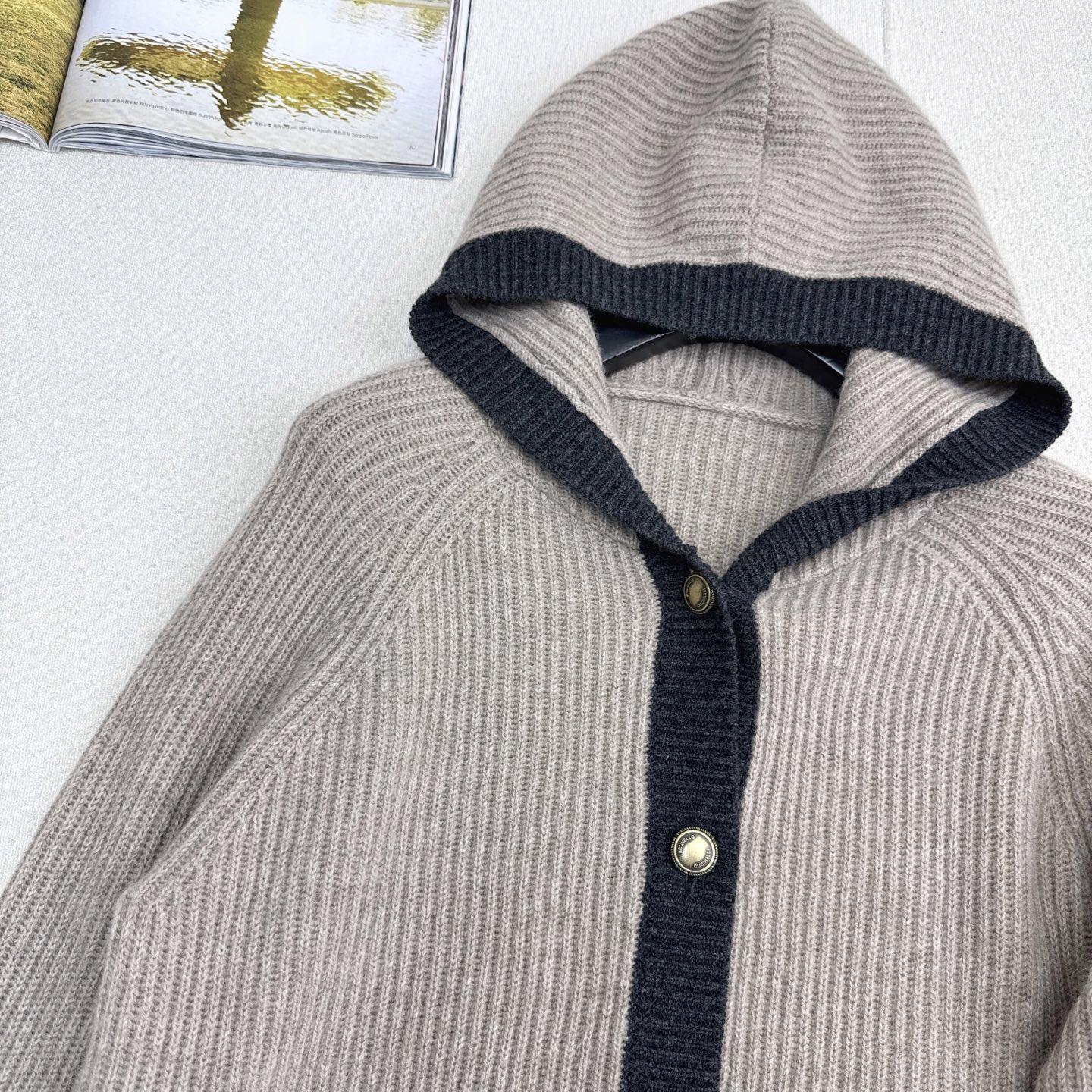 行走的高定 Bc 25Ss————秋冬最新款意式高奢连帽羊绒外套🩶老钱风穿搭Look～～ 减龄学院风配色