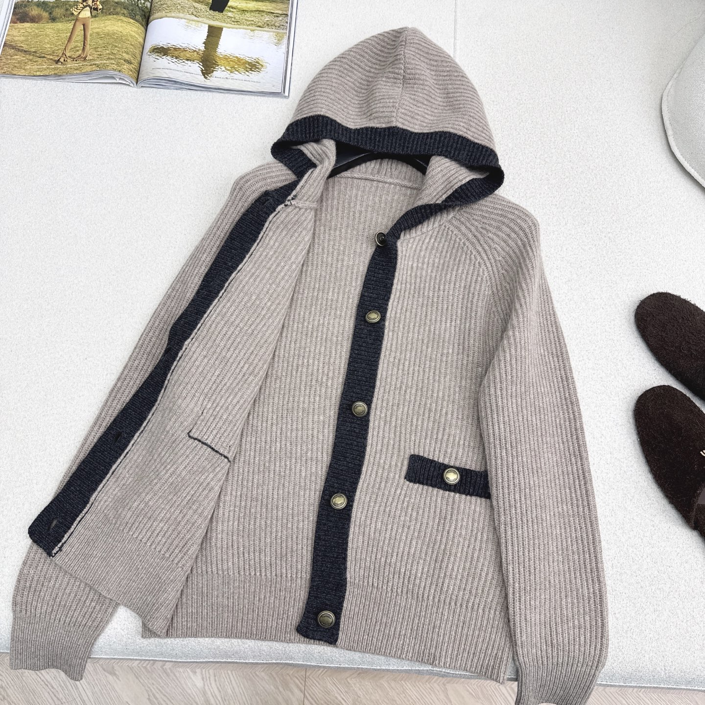 行走的高定 Bc 25Ss————秋冬最新款意式高奢连帽羊绒外套🩶老钱风穿搭Look～～ 减龄学院风配色