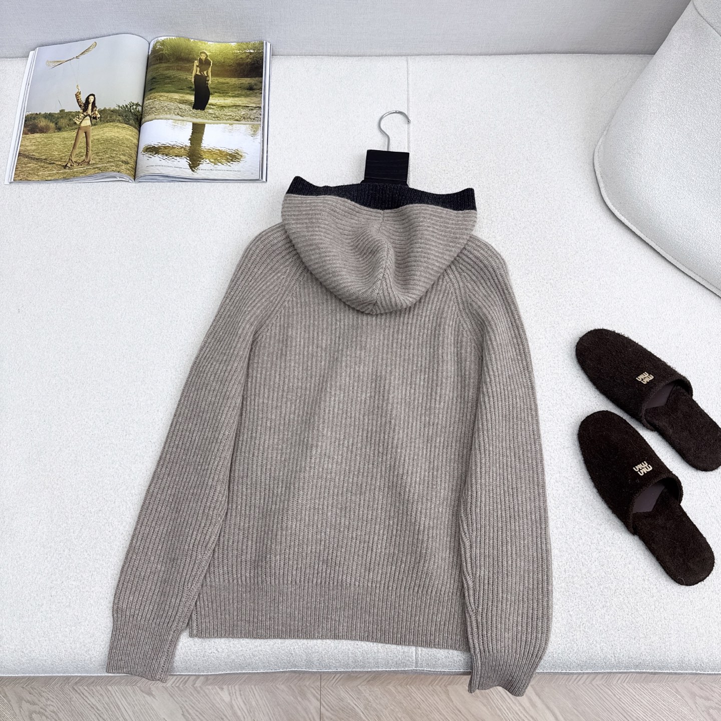 行走的高定 Bc 25Ss————秋冬最新款意式高奢连帽羊绒外套🩶老钱风穿搭Look～～ 减龄学院风配色