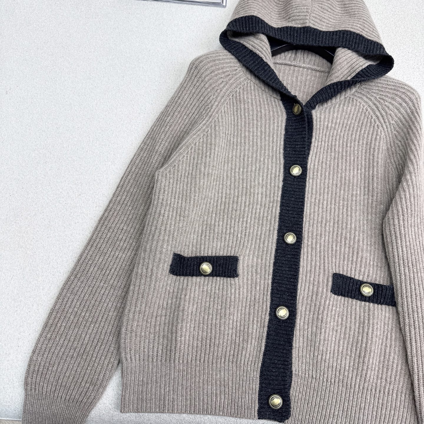 行走的高定 Bc 25Ss————秋冬最新款意式高奢连帽羊绒外套🩶老钱风穿搭Look～～ 减龄学院风配色