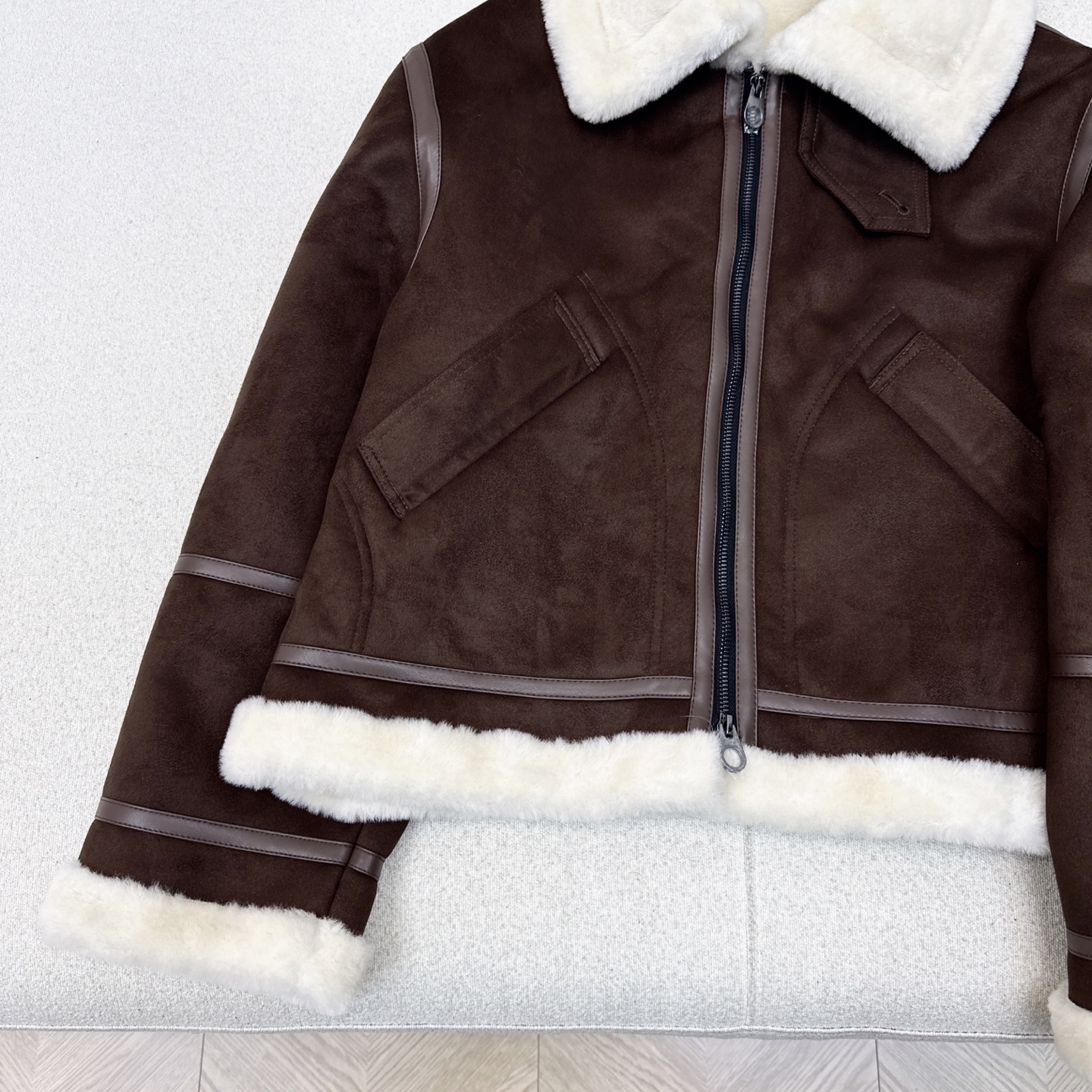 奚梦瑶同款 lp🆕 25Ss————秋冬最新款环保人造皮毛一体巧克力色外套🤎 老钱风穿搭 复古环保绒面质