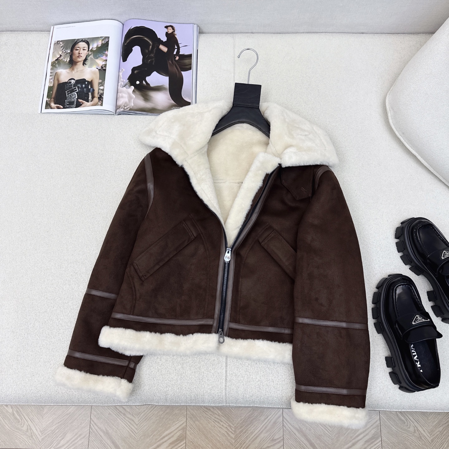 奚梦瑶同款 lp🆕 25Ss————秋冬最新款环保人造皮毛一体巧克力色外套🤎 老钱风穿搭 复古环保绒面质