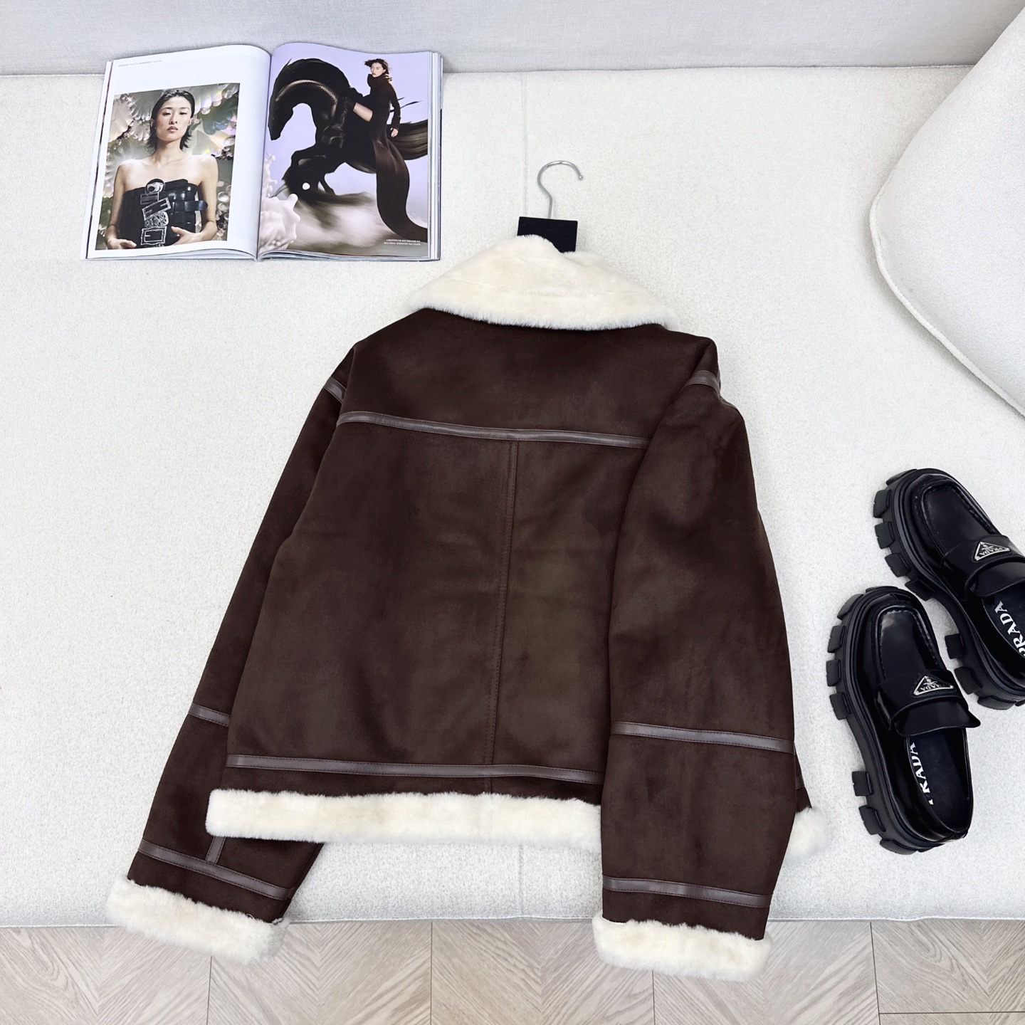 奚梦瑶同款 lp🆕 25Ss————秋冬最新款环保人造皮毛一体巧克力色外套🤎 老钱风穿搭 复古环保绒面质