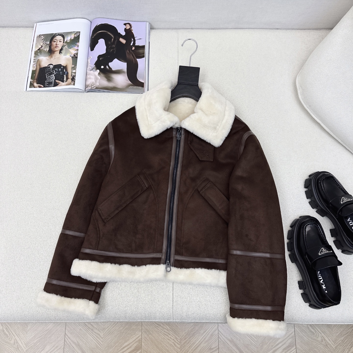 奚梦瑶同款 lp🆕 25Ss————秋冬最新款环保人造皮毛一体巧克力色外套🤎 老钱风穿搭 复古环保绒面质