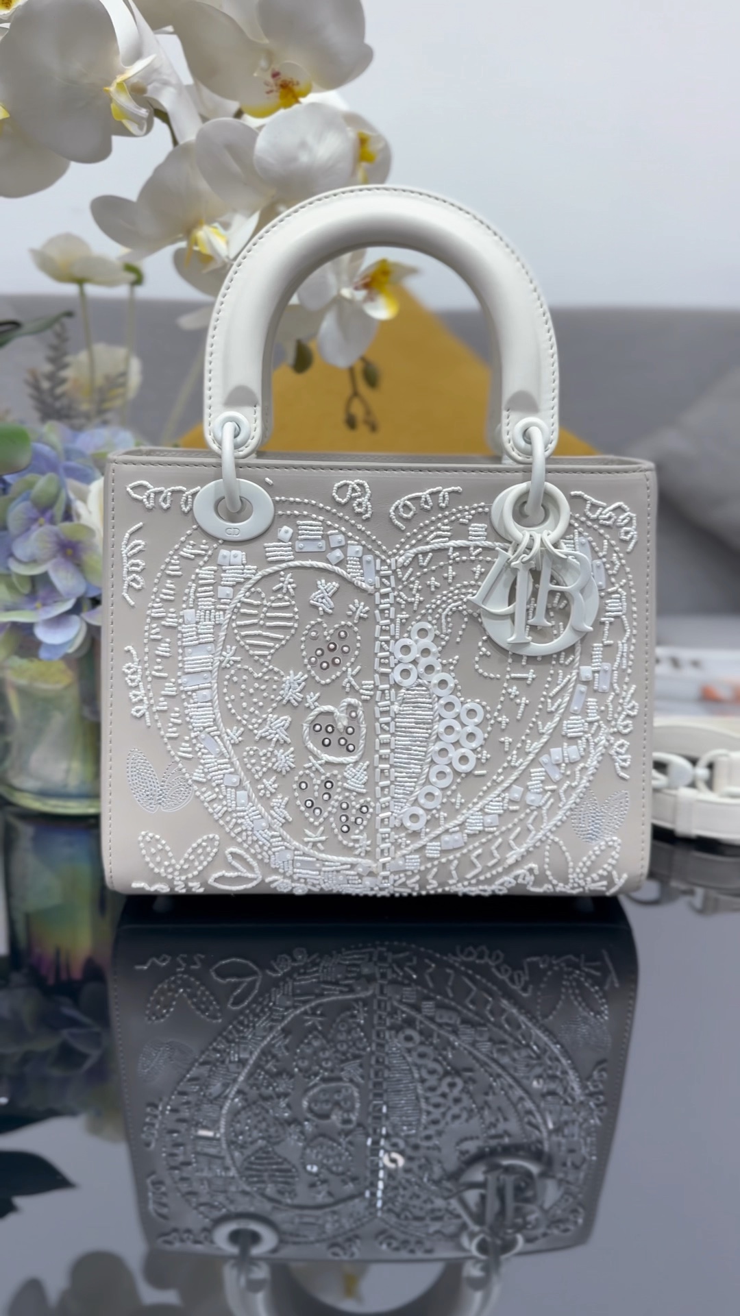 ❤️ Nuevo, cinco compartimentos con bordado de corazones y cuentas blancas, edición limitada